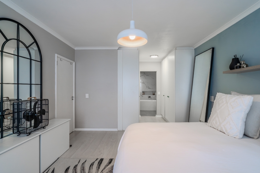 To Let 2 Bedroom Property for Rent in Fresnaye Western Cape